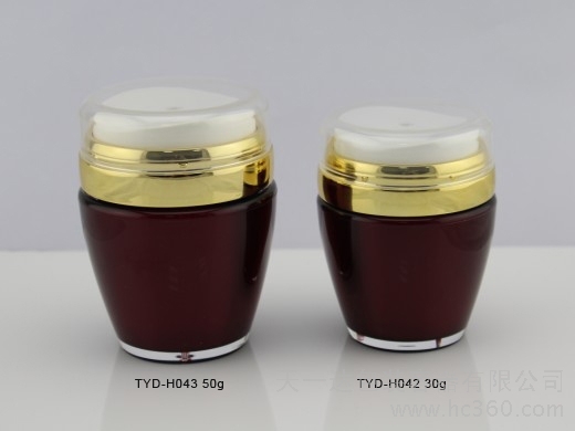 drankblikkies wat hoëspoed outomatiese etiket-toedieningsmasjien met bottelskeier etiketteer