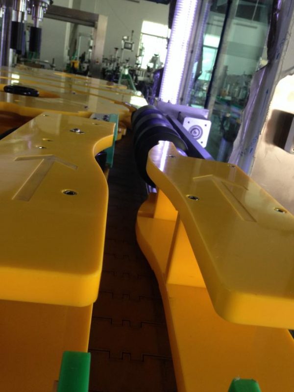 Hoëproduksie-etiketmasjien vir wyn / bierfles, ronde botteletiket