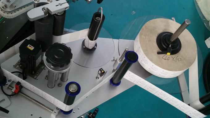 25 kg pot vierkantige bottelplakkertoedieningsmasjien, etiketteringsmasjien met voerbottels stabiele spoed