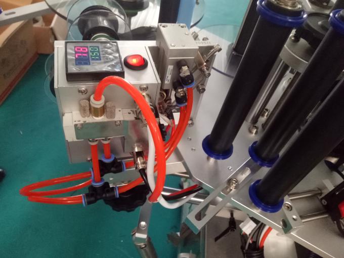 Aangepaste etiketmasjien vir drie of dubbele sykaarte met koderingsmasjien