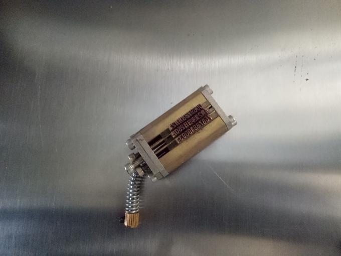 Aangepaste etiketmasjien vir drie of dubbele sykaarte met koderingsmasjien