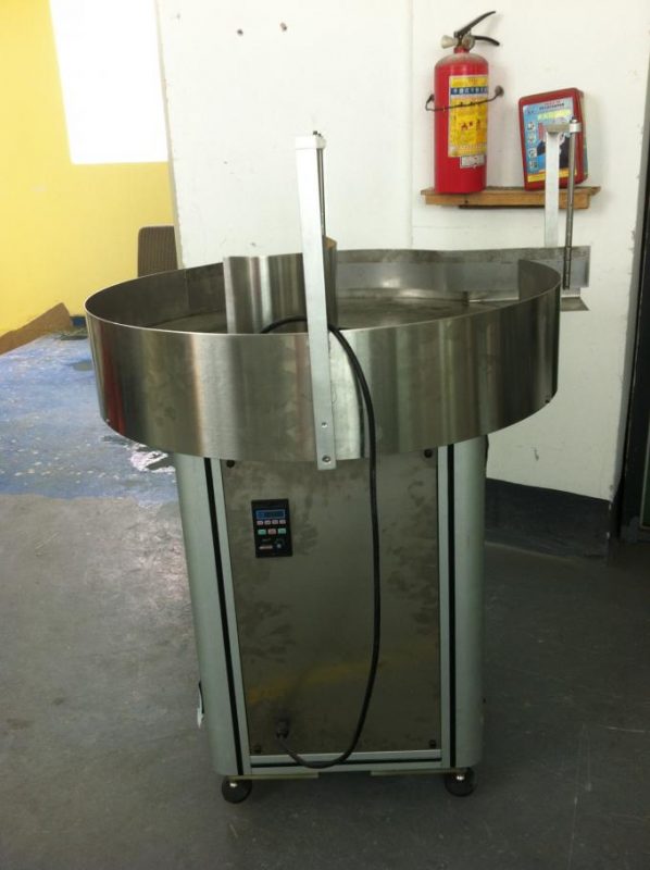 Volledige outomatiese selfkleefmiddel-toerusting vir die toediener van die etiket aan die dubbele kant