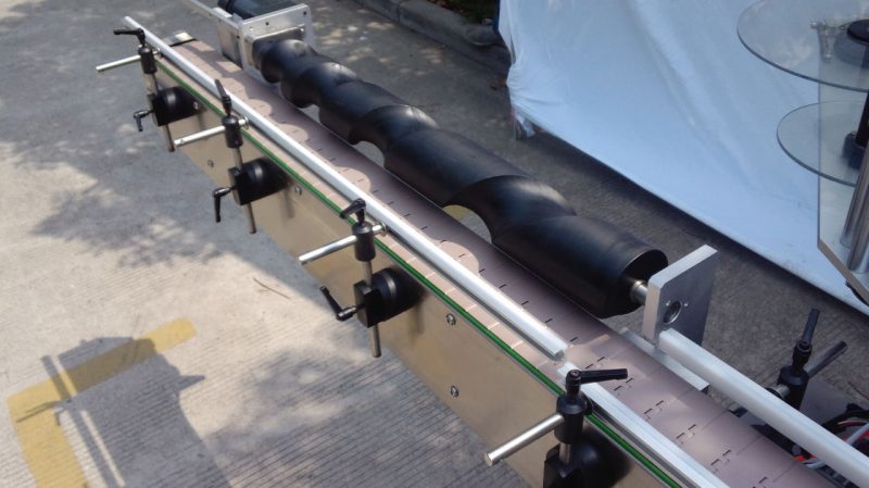 China Verpakking ronde bottel etiketteermasjien vir gebruikte outomatiese fabrieksprys selfklevende verskaffer