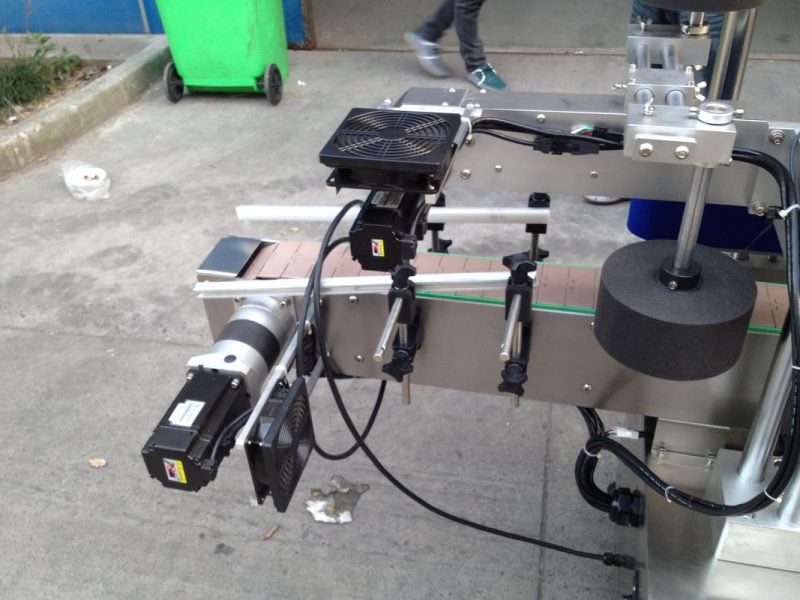 China Koud / nat smelt gom etiket toediener masjien vir ronde bottel 50Hz 380V kragbron verskaffer