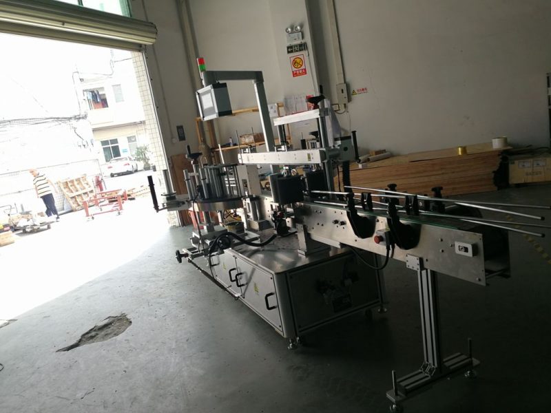 China Dubbelgesig Ronde bottelplakkaaretiketmasjien, etiketbreedte 190mm verskaffer