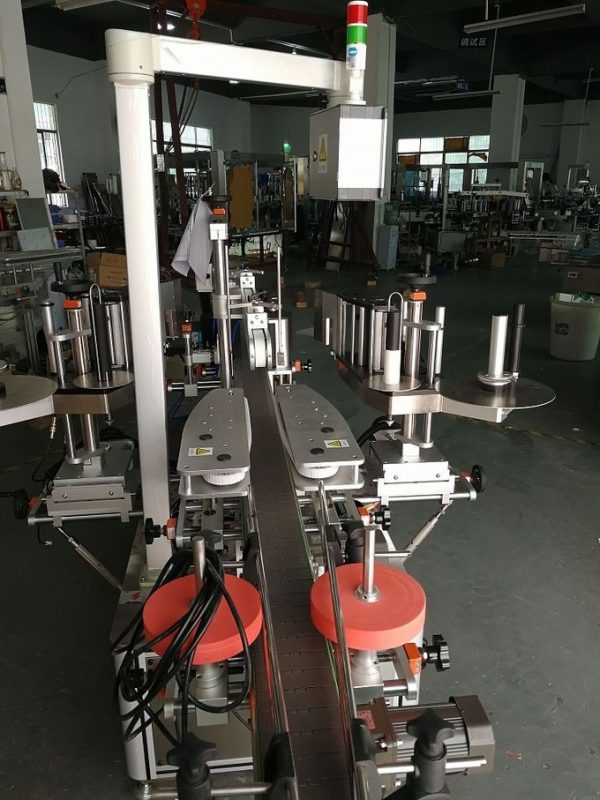 Outomatiese etiketmasjien vir dubbelkantige plakplate vir ovaal en plat bottels met sjampoe