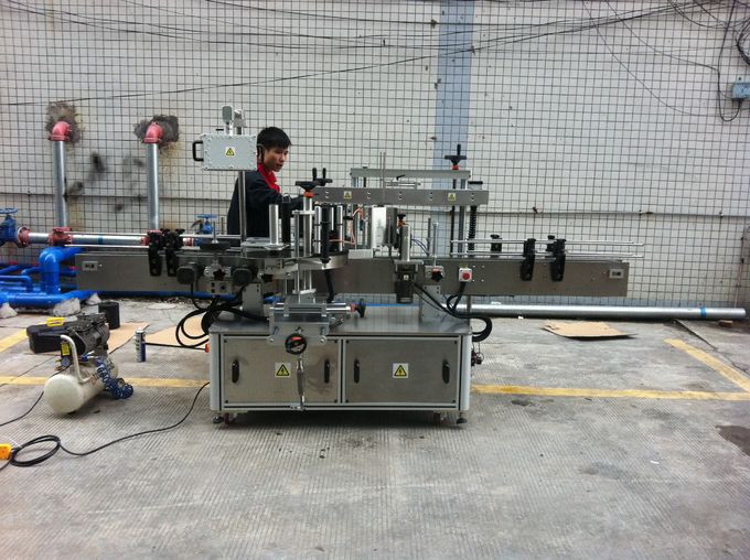 Volledige outomatiese gom Ronde bottel etiketteringsmasjien vir troeteldierbottels voor en agter